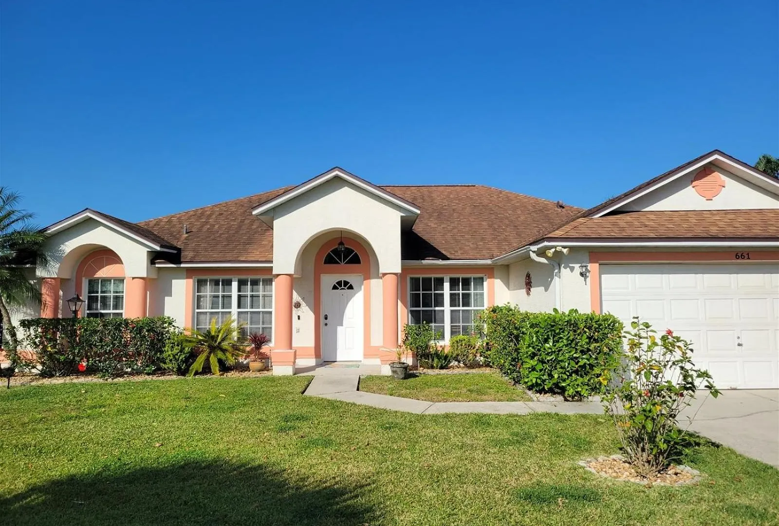 4 bed 661 Villa Davenport