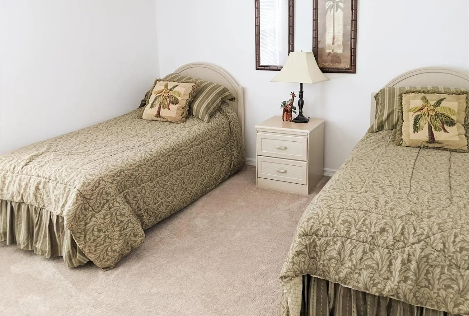 4 bed 661 Villa Davenport 0*,